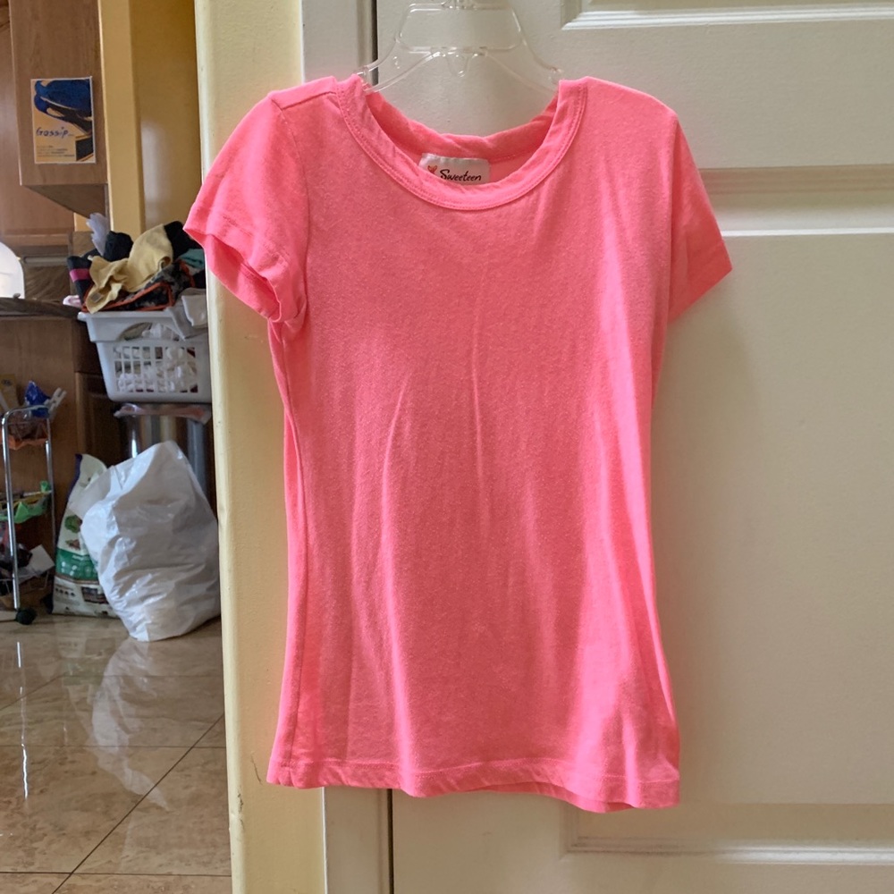 Pink tee